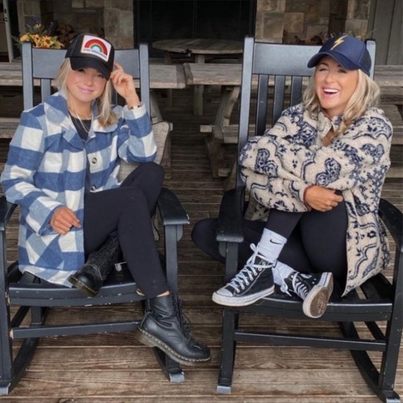 Gorgeous button up soft shacket for fall aso Madison Messer - Picture 5 of 5